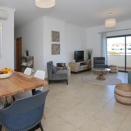 3 Bedroom Apartment With Indoor Pool Central Lagos Eksteriør bilde