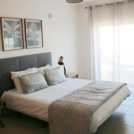 3 Bedroom Apartment With Indoor Pool Central Lagos Eksteriør bilde