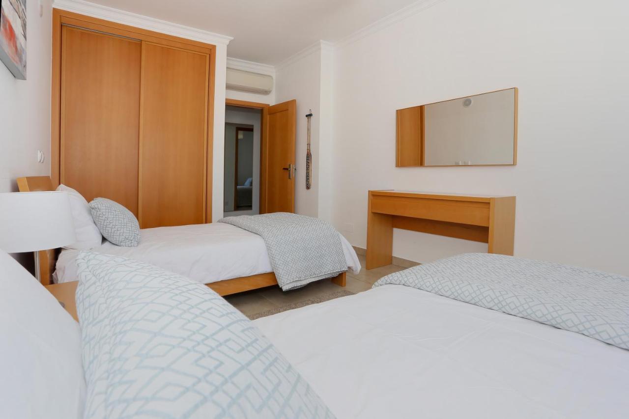 3 Bedroom Apartment With Indoor Pool Central Lagos Eksteriør bilde