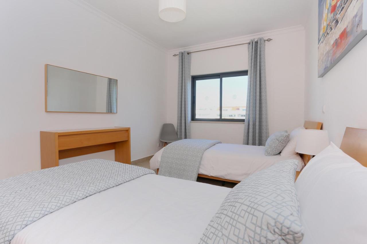 3 Bedroom Apartment With Indoor Pool Central Lagos Eksteriør bilde