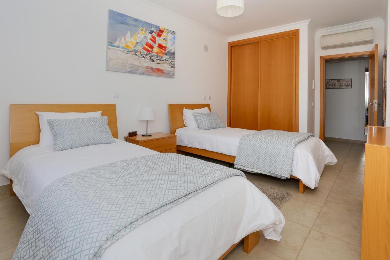 3 Bedroom Apartment With Indoor Pool Central Lagos Eksteriør bilde