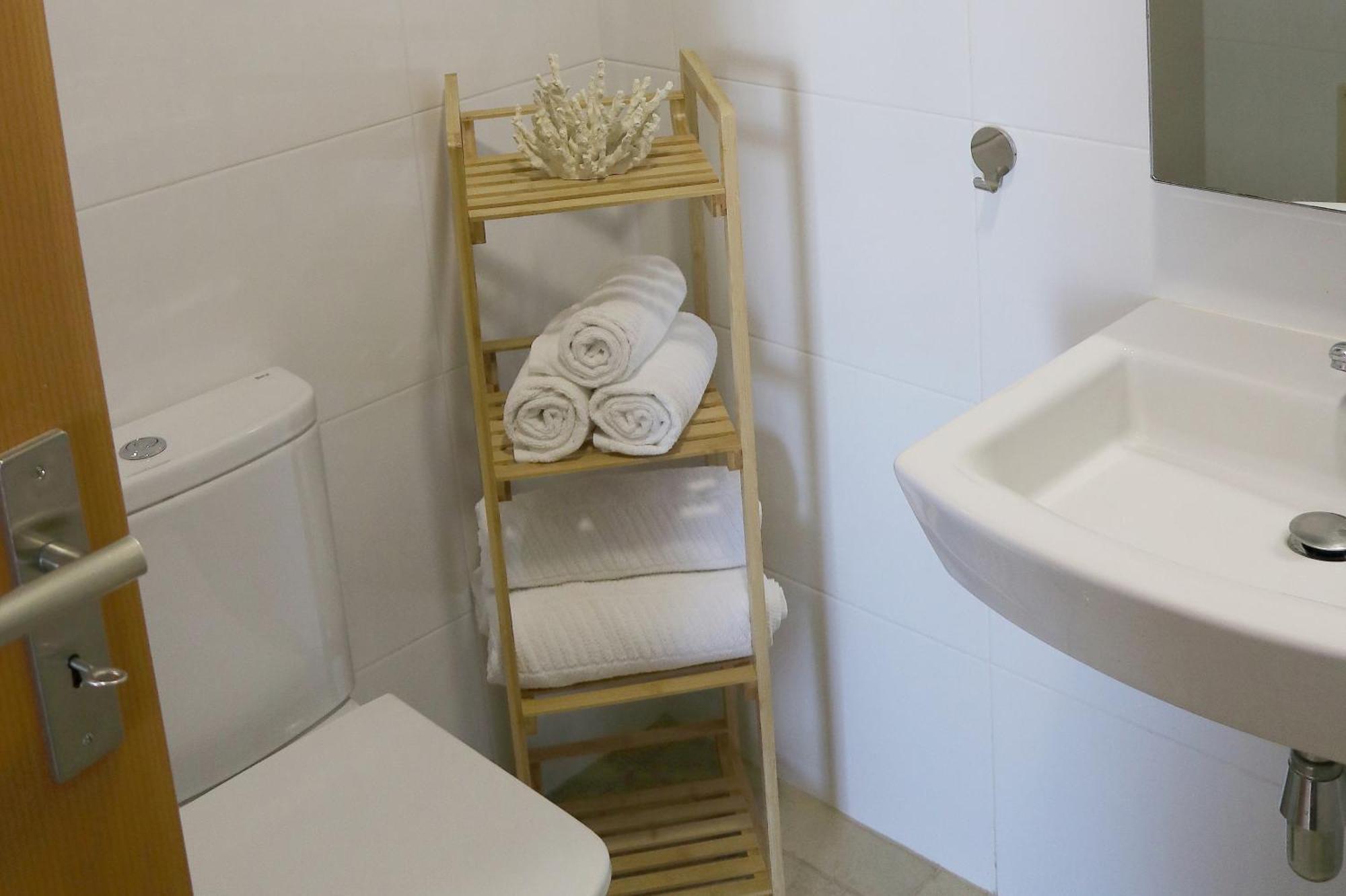 3 Bedroom Apartment With Indoor Pool Central Lagos Eksteriør bilde