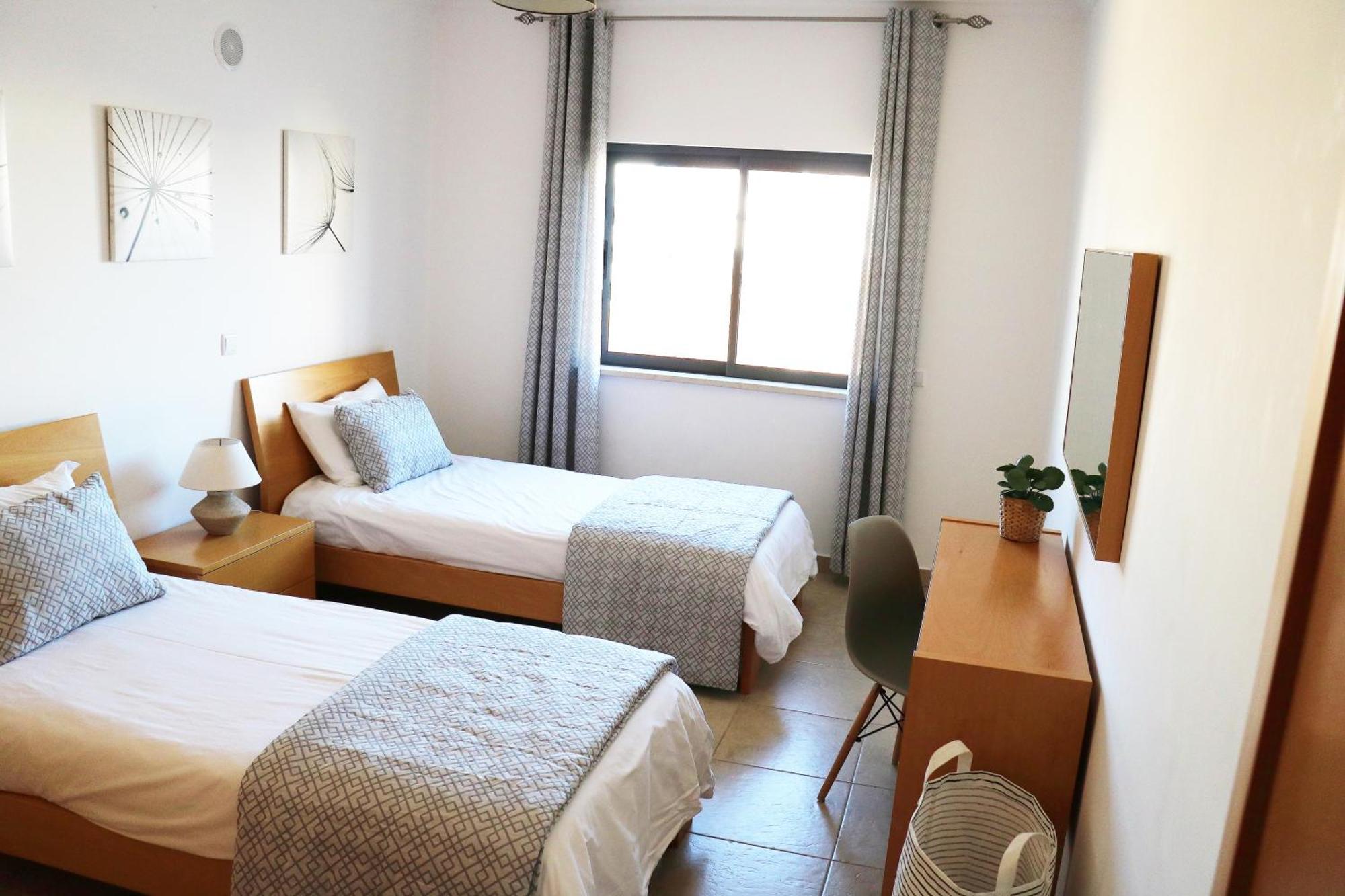 3 Bedroom Apartment With Indoor Pool Central Lagos Eksteriør bilde