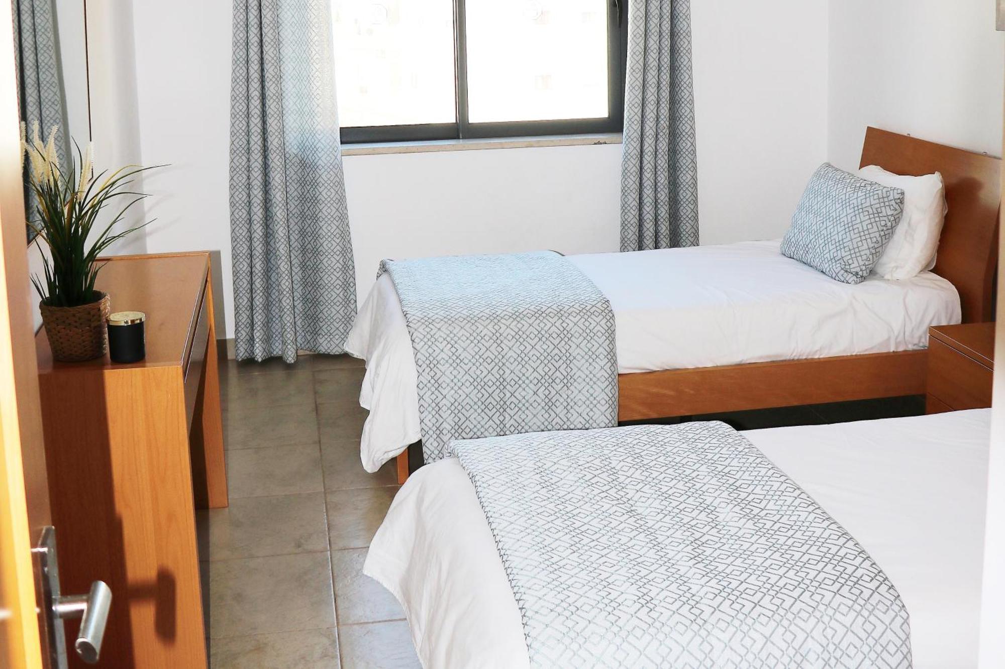 3 Bedroom Apartment With Indoor Pool Central Lagos Eksteriør bilde